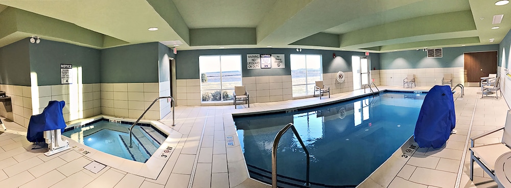 holiday inn express and suites rantoul by ihg