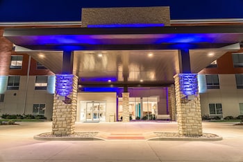 holiday inn express and suites rantoul by ihg