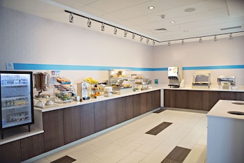 holiday inn express and suites rantoul by ihg