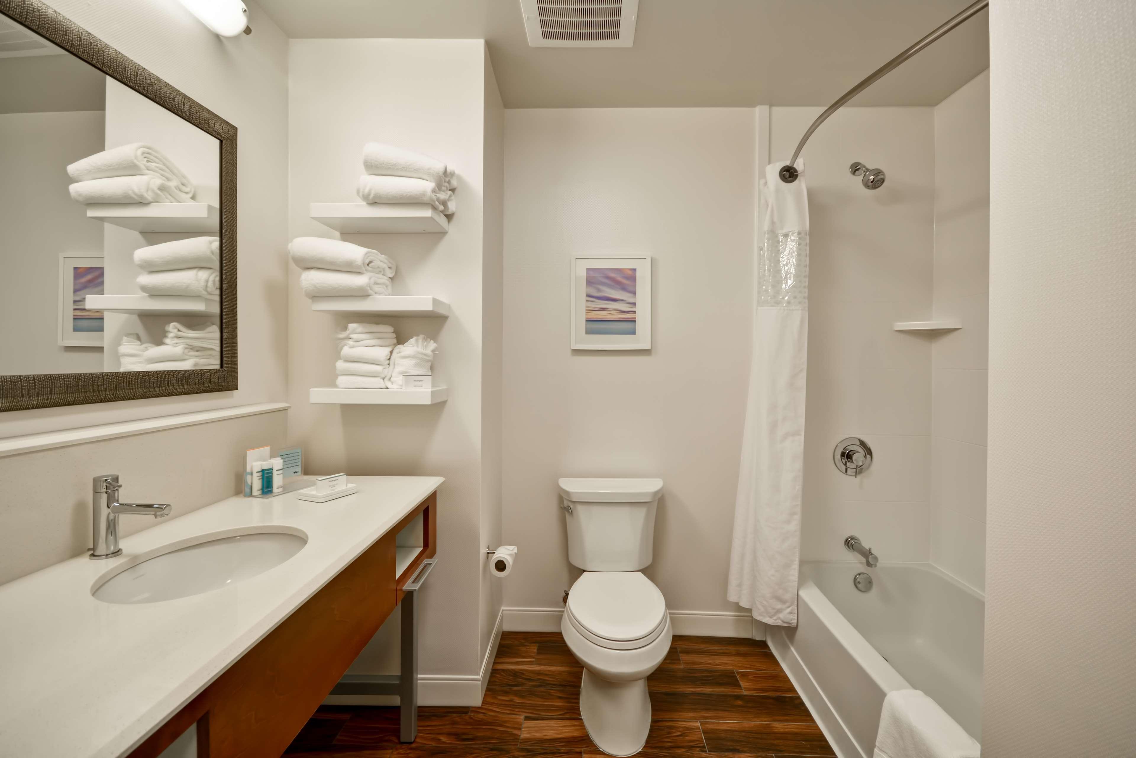 hampton inn and suites charleston airport
