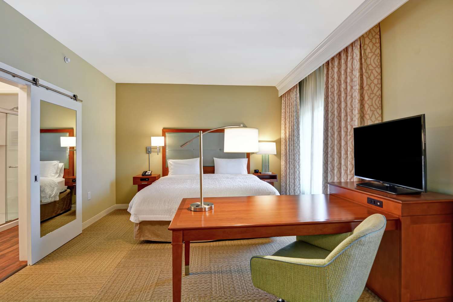 hampton inn and suites charleston airport