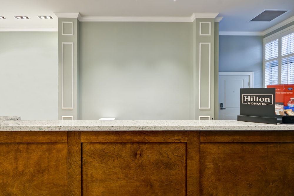 hampton inn and suites charleston airport