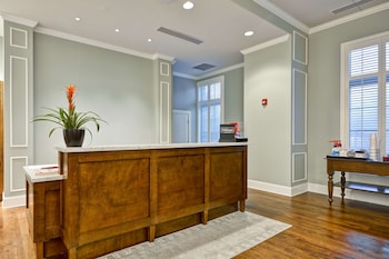 Hampton Inn & Suites Charleston Airport,North Charleston>>Charleston,3 star