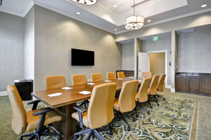 hampton inn and suites charleston airport