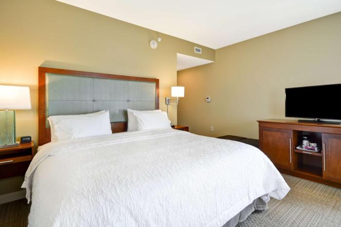 hampton inn and suites charleston airport