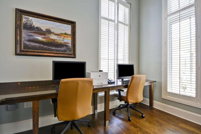 hampton inn and suites charleston airport