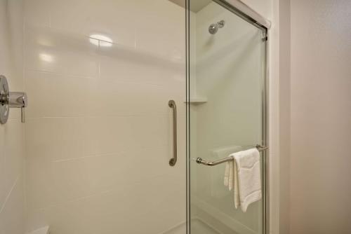 hampton inn and suites charleston airport