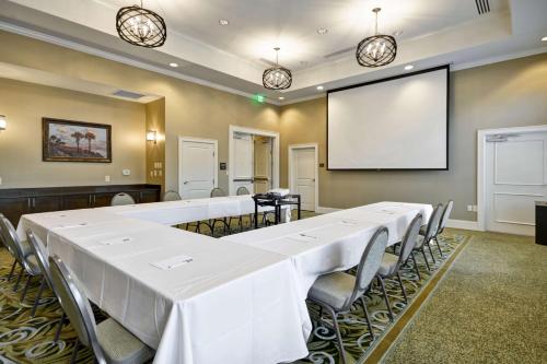 hampton inn and suites charleston airport