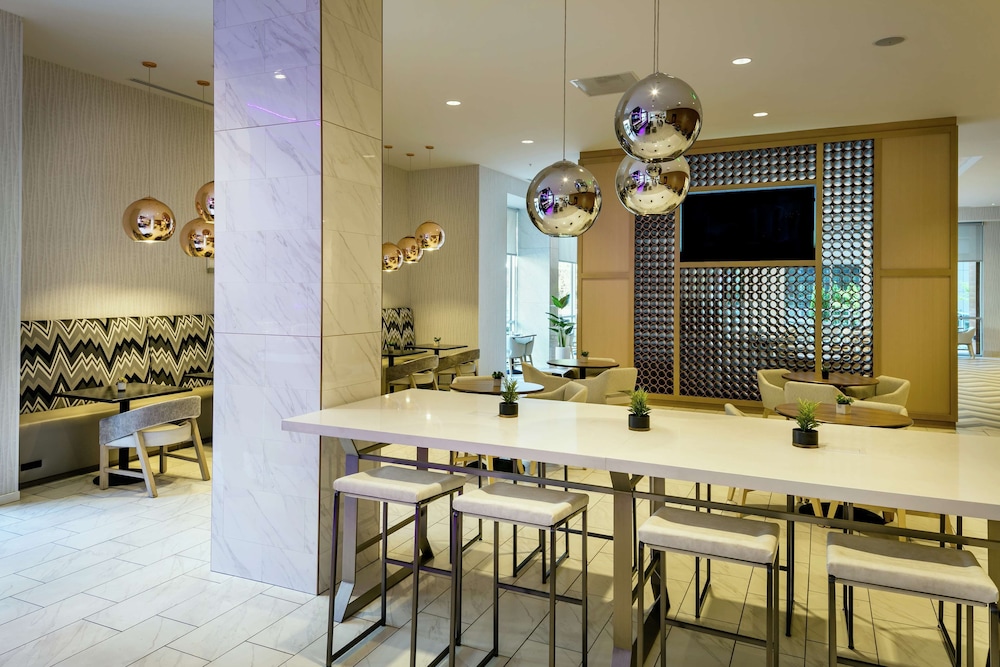 hilton garden inn seattle bellevue downtown wa