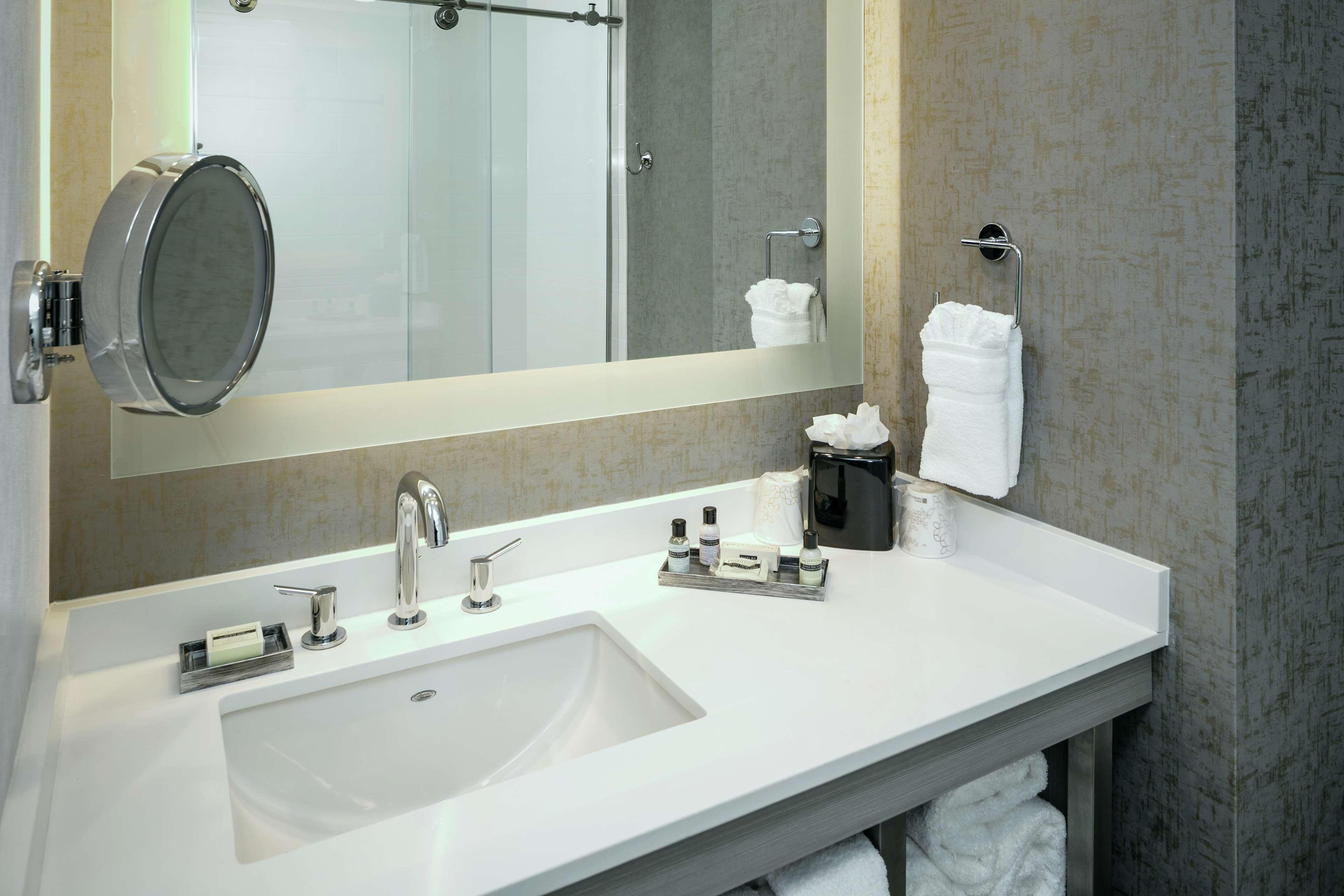 hilton garden inn seattle bellevue downtown wa