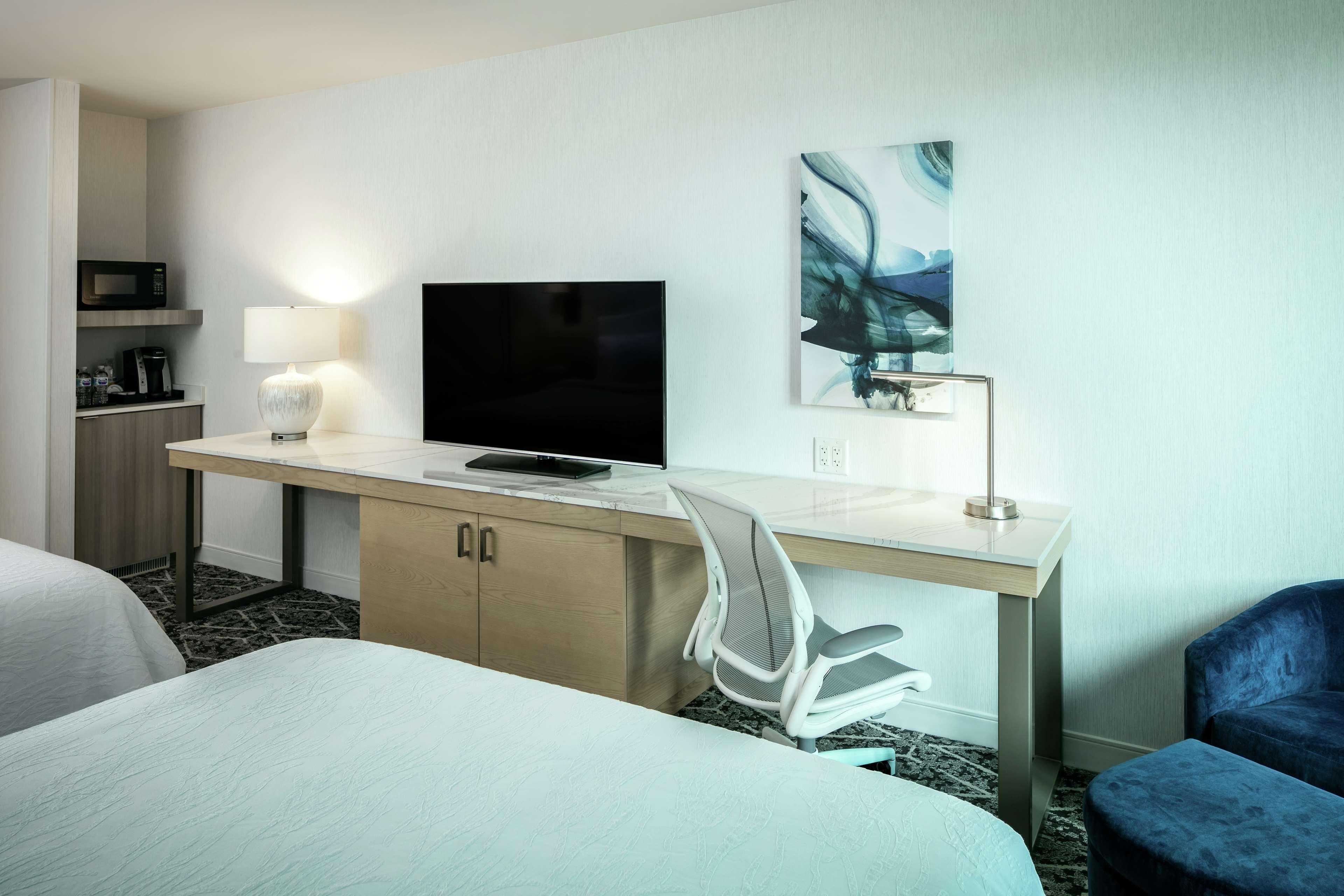hilton garden inn seattle bellevue downtown wa