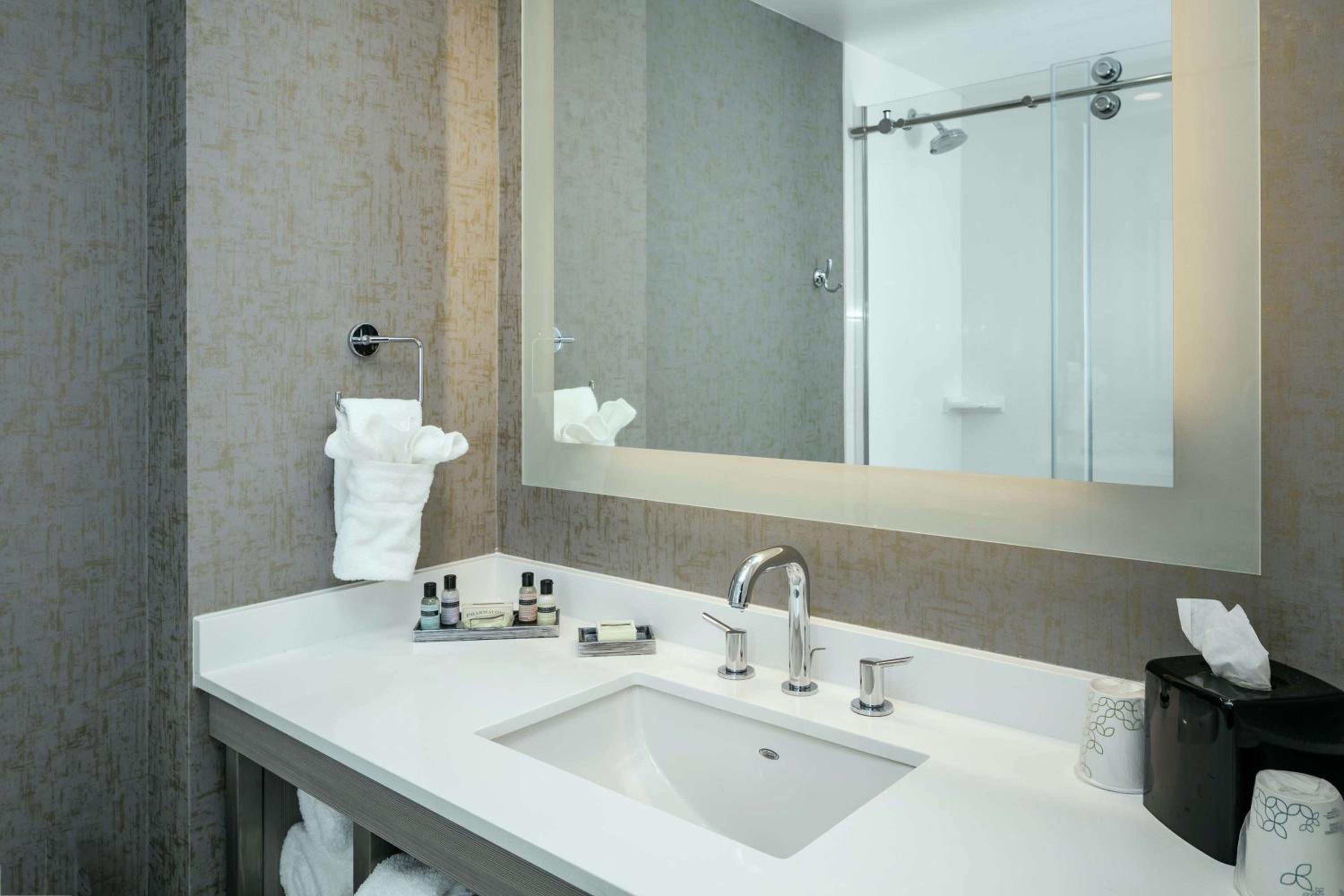 hilton garden inn seattle bellevue downtown wa