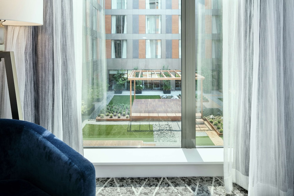 hilton garden inn seattle bellevue downtown wa