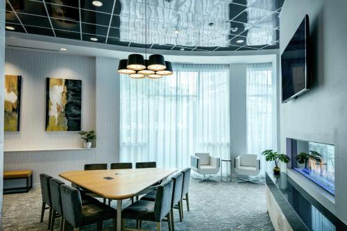 hilton garden inn seattle bellevue downtown wa