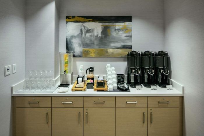 hilton garden inn seattle bellevue downtown wa