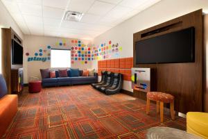 home2 suites by hilton glendale westgate