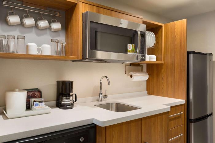 home2 suites by hilton glendale westgate