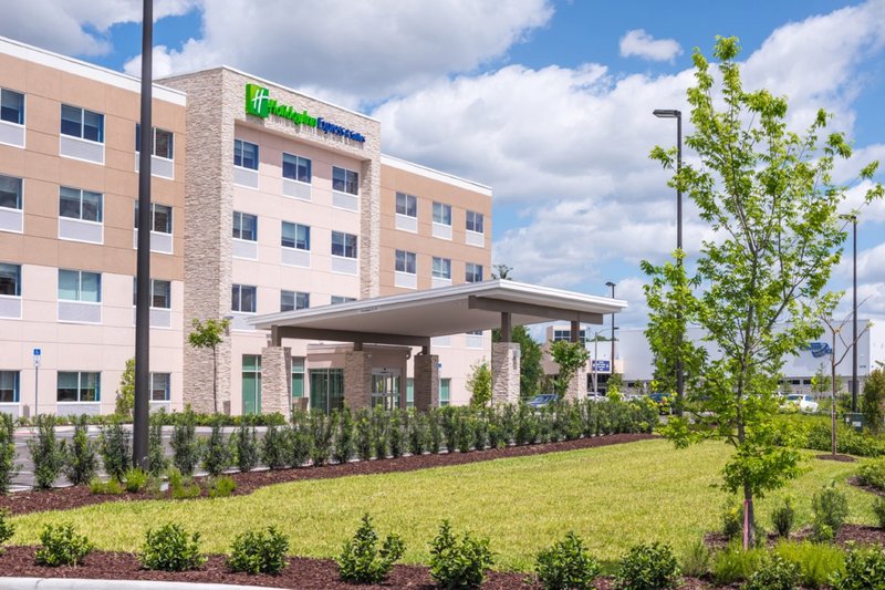 holiday inn express and suites tampa north wesley chapel