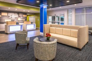 holiday inn express and suites tampa north wesley chapel