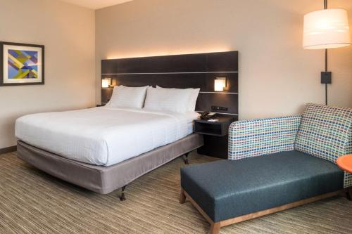 holiday inn express and suites tampa north wesley chapel