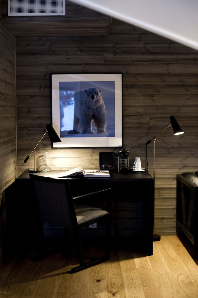 svalbard hotell polfareren