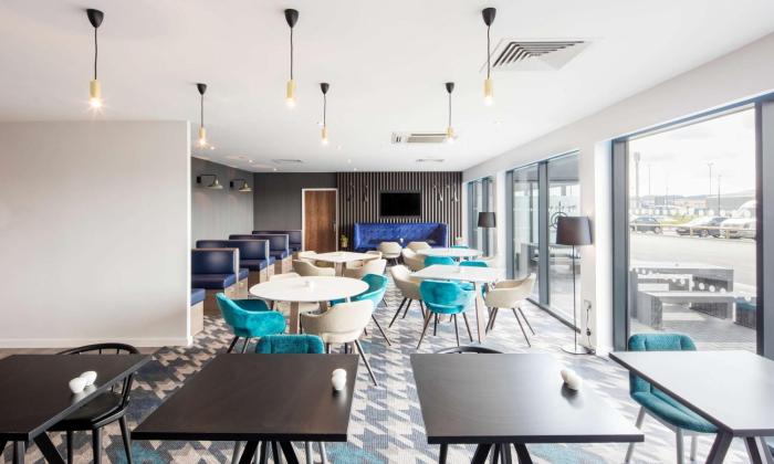 hampton by hilton humberside airport