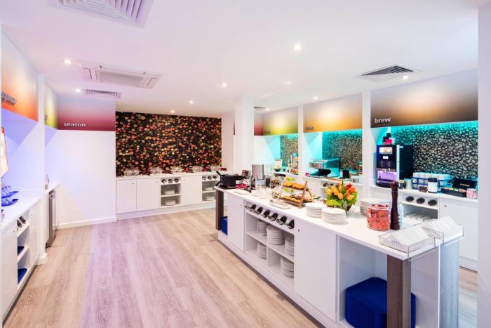 hampton by hilton humberside airport