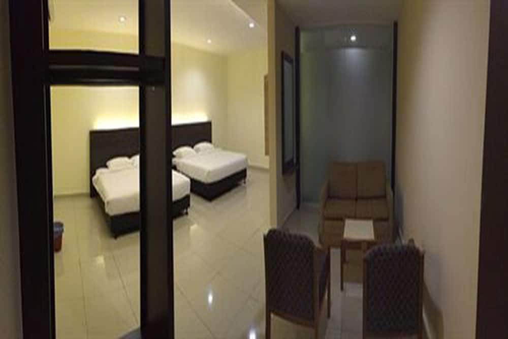 hotel centre point tampin