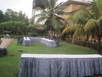 axari hotel and suites