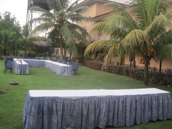 axari hotel and suites