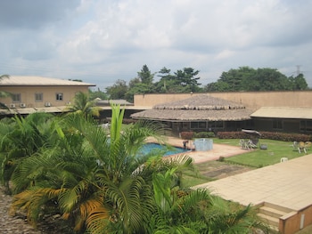 axari hotel and suites