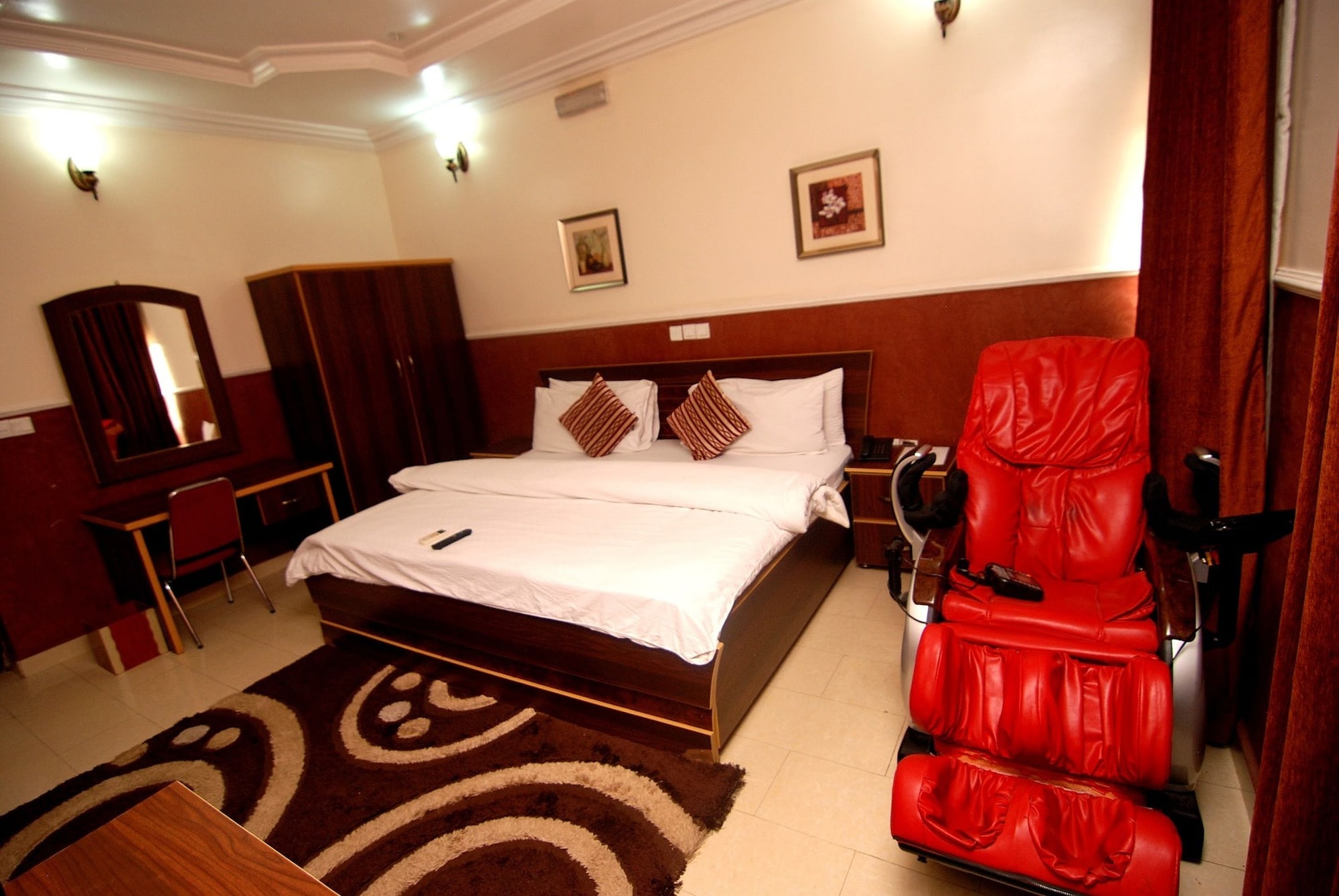 falak grand hotel