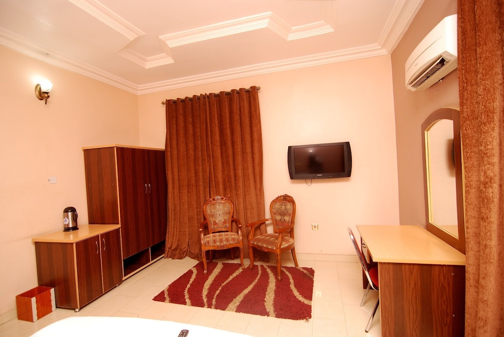 falak grand hotel