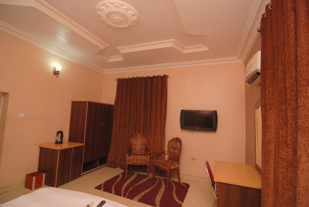 falak grand hotel
