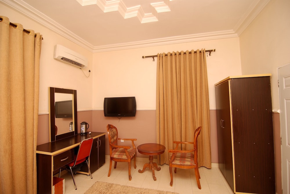 falak grand hotel