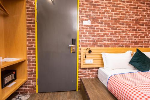b street hotel
