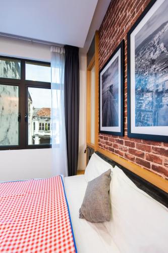 b street hotel