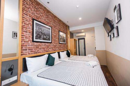 b street hotel