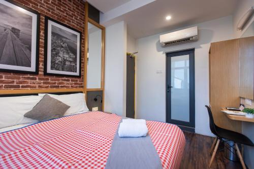 b street hotel