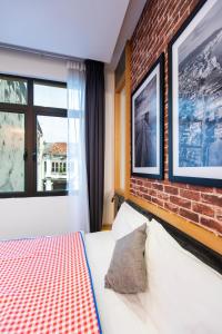 b street hotel
