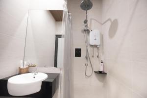 b street hotel