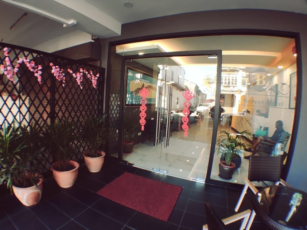 b street hotel