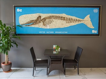 b street hotel