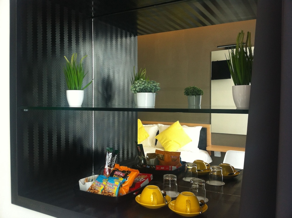 b street hotel