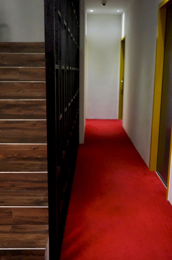 b street hotel