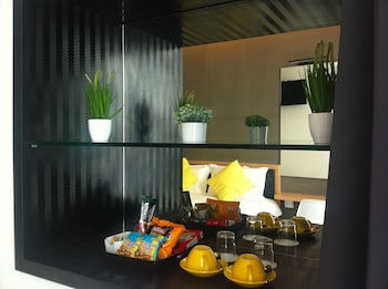 b street hotel