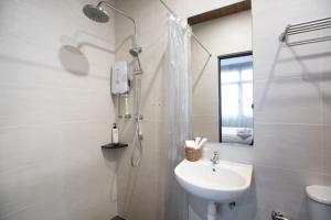 b street hotel
