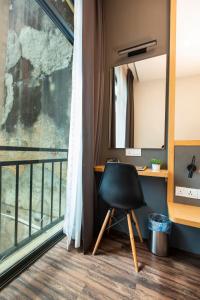 b street hotel