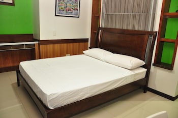 casa verde hotel and events center