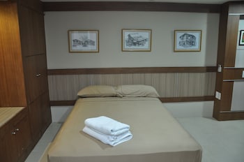 casa verde hotel and events center